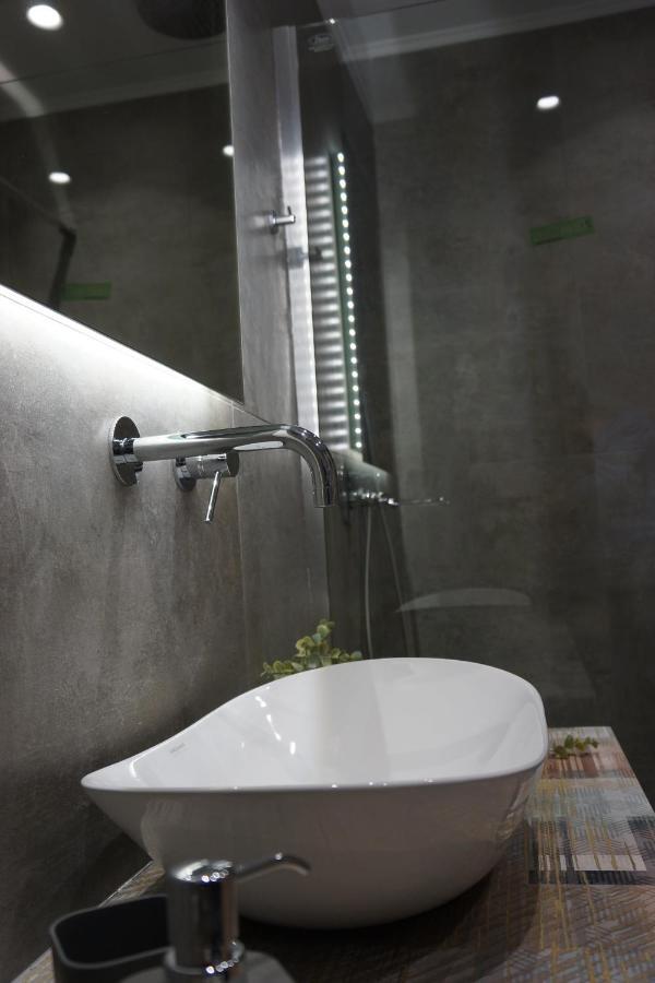 Historic Center Luxury Studio Apartment أثينا المظهر الخارجي الصورة
